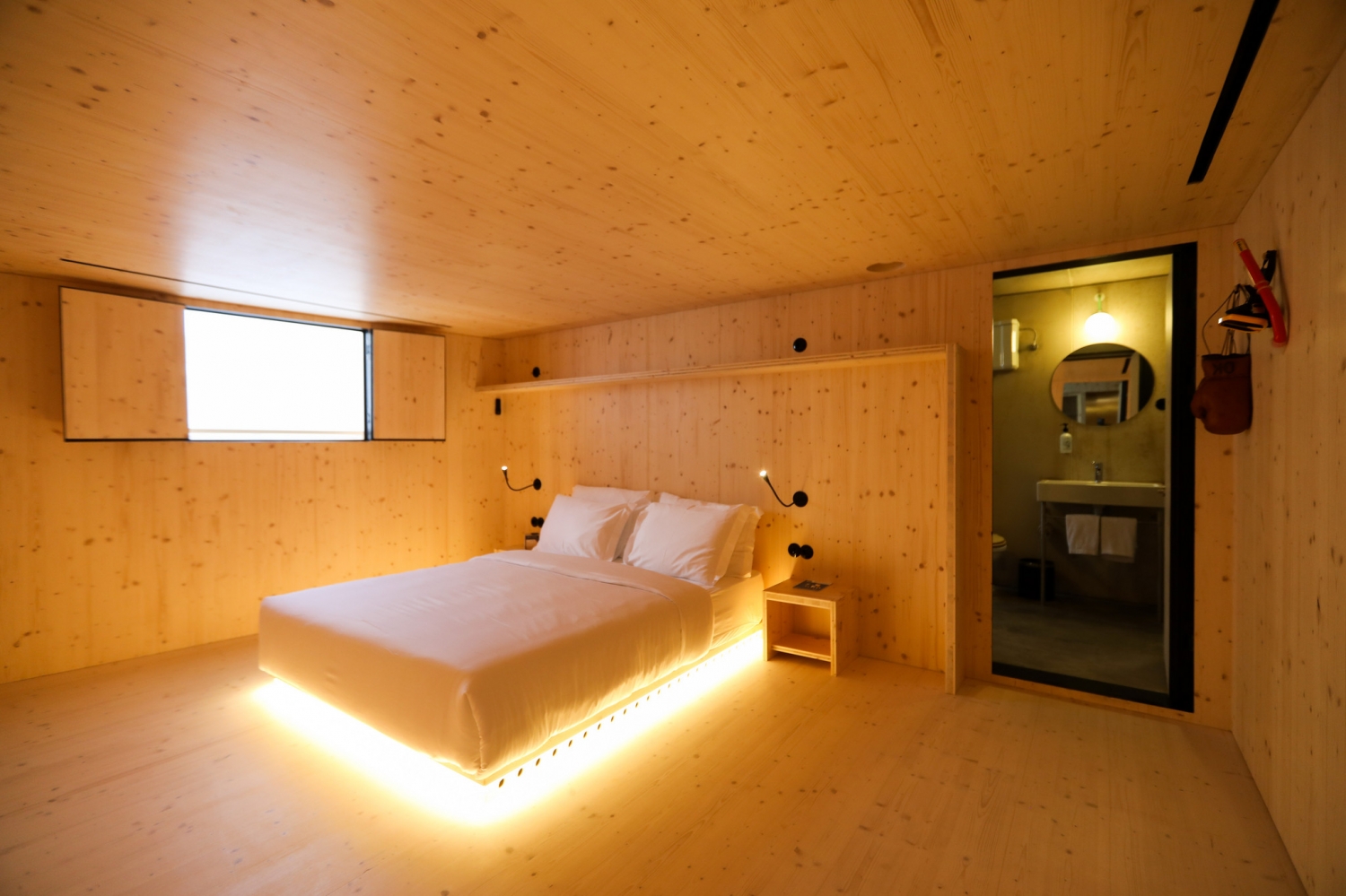  Zero Box Lodge 